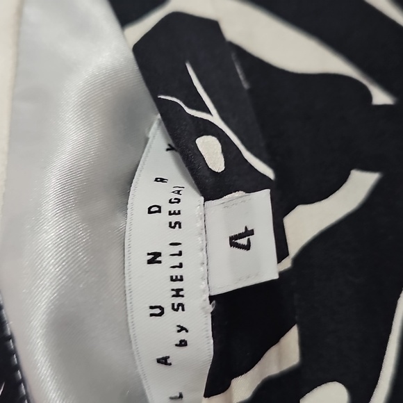 Laundry - Picture 3 of 3